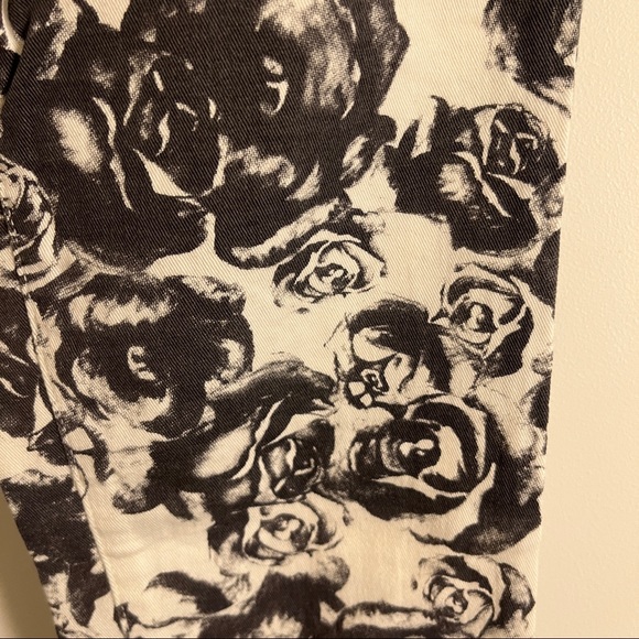 Cecil McBee Japanese Floral Skinny Jeans - Picture 9 of 9